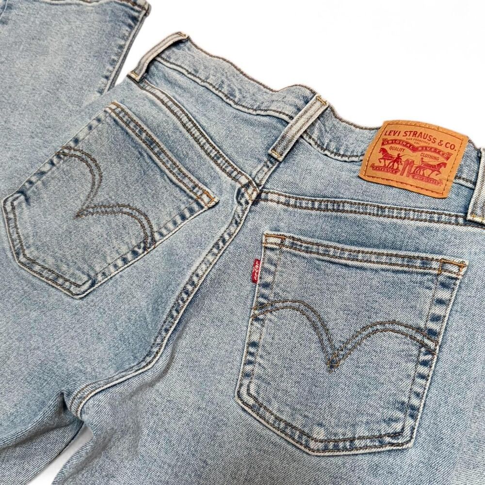 Levi's Straight Jeans